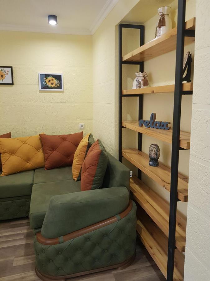 Relax Apartment Samtredia Екстериор снимка