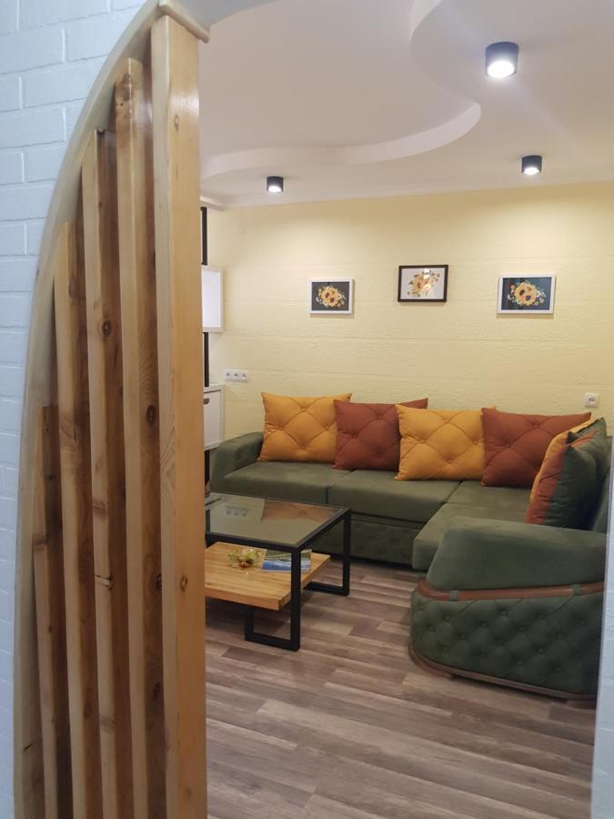 Relax Apartment Samtredia Екстериор снимка