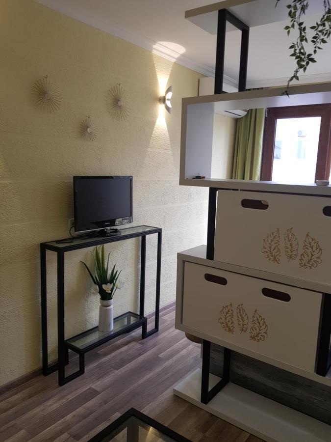 Relax Apartment Samtredia Екстериор снимка