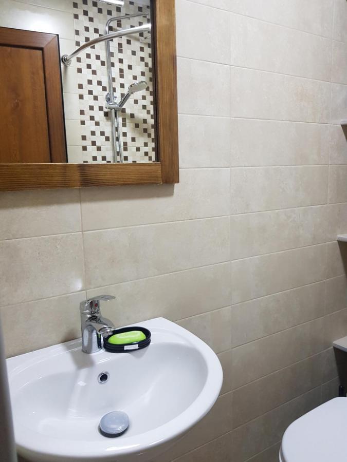 Relax Apartment Samtredia Екстериор снимка