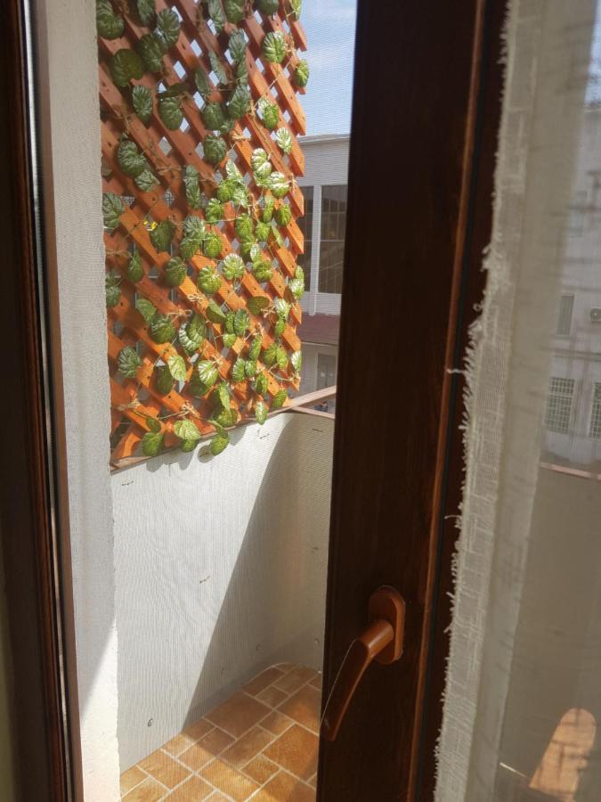Relax Apartment Samtredia Екстериор снимка