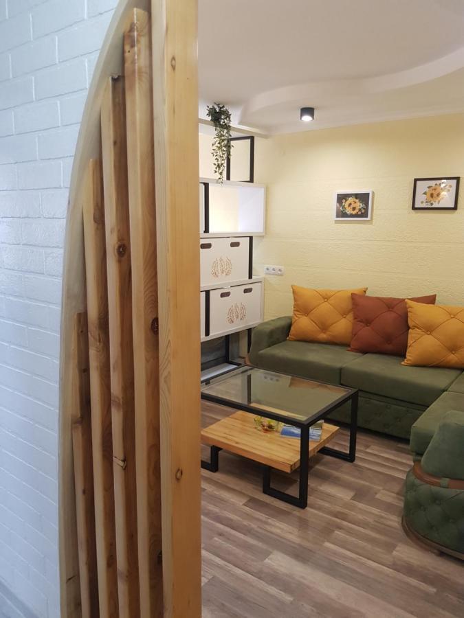 Relax Apartment Samtredia Екстериор снимка