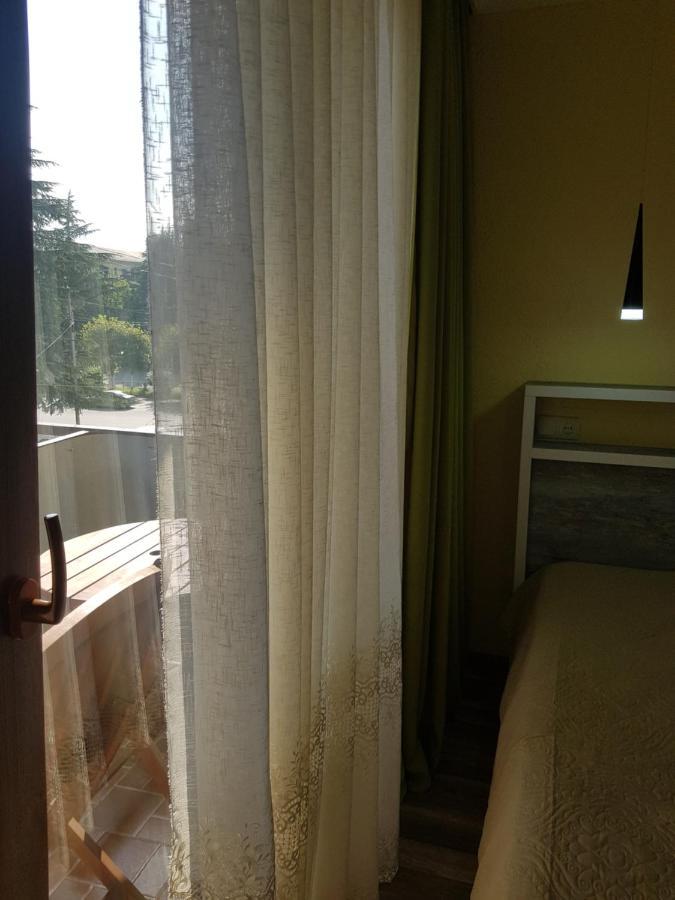 Relax Apartment Samtredia Екстериор снимка