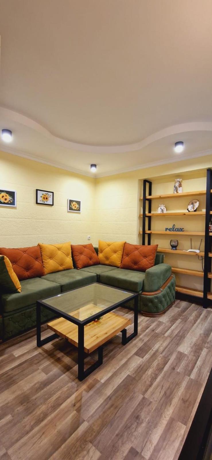 Relax Apartment Samtredia Екстериор снимка
