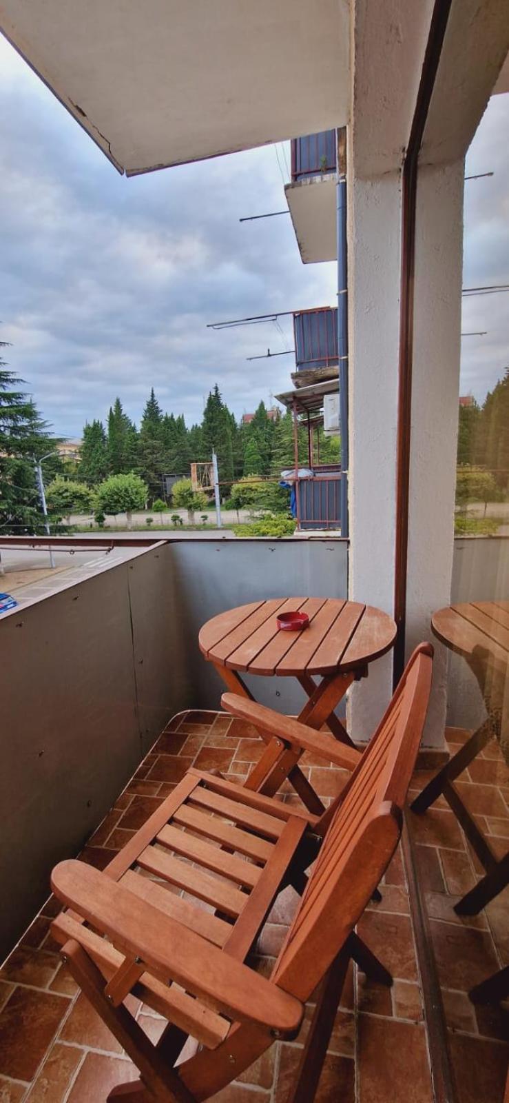 Relax Apartment Samtredia Екстериор снимка