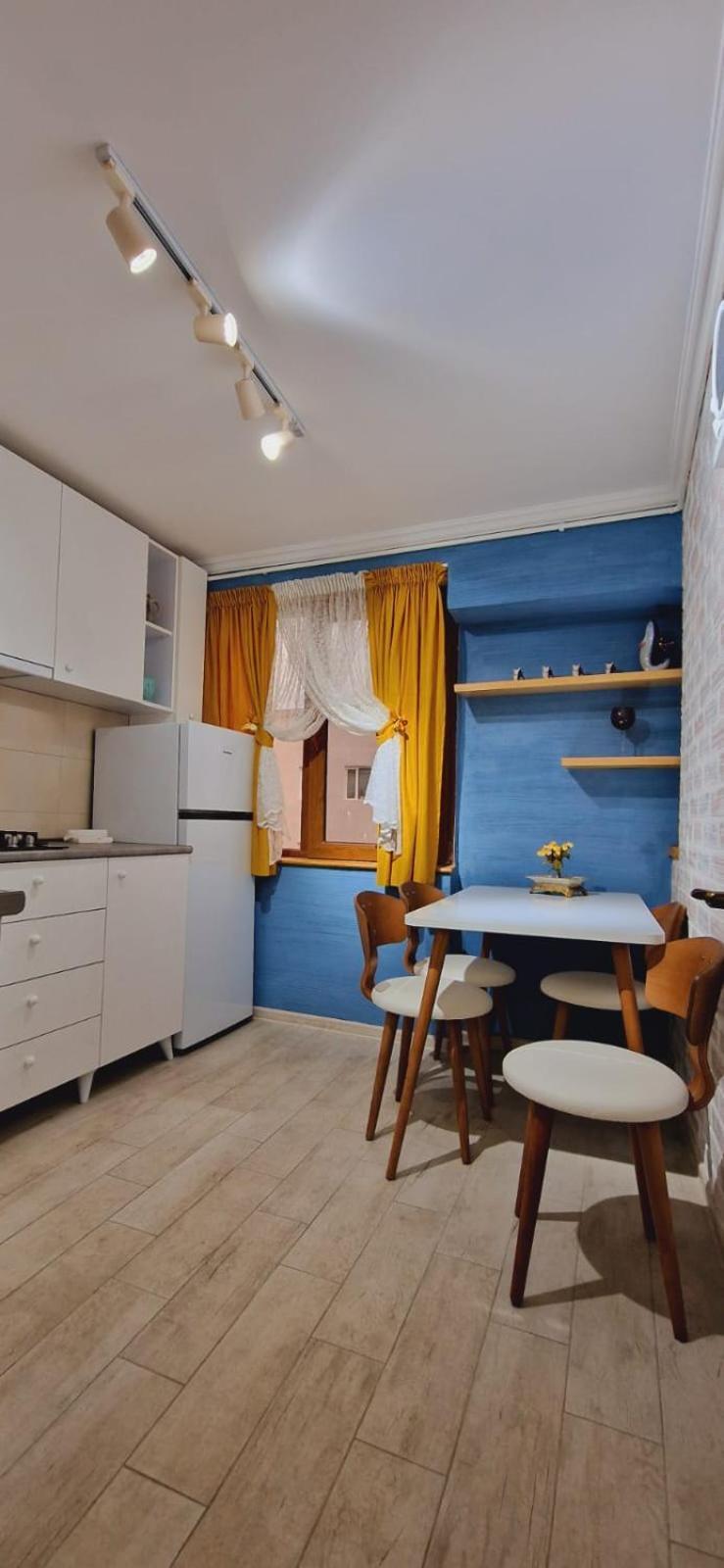 Relax Apartment Samtredia Екстериор снимка