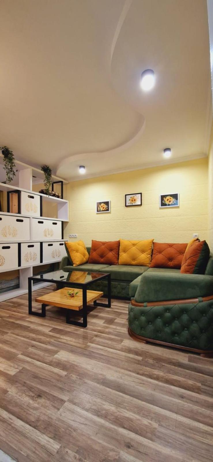Relax Apartment Samtredia Екстериор снимка