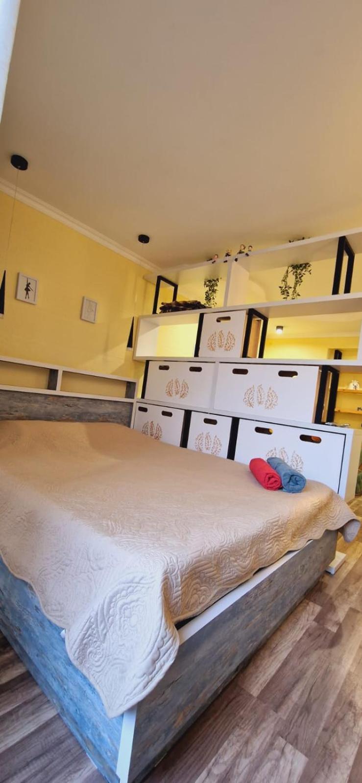 Relax Apartment Samtredia Екстериор снимка